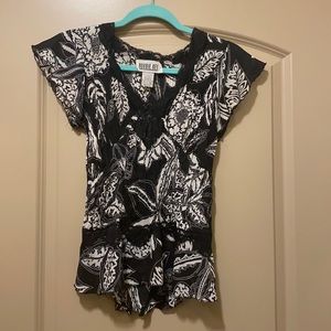 Robbie Bee Black & White Blouse Size: M